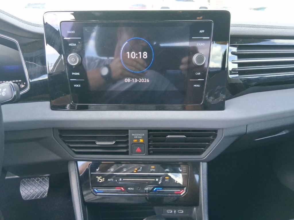 2025 Volkswagen Jetta SE - Photo 25