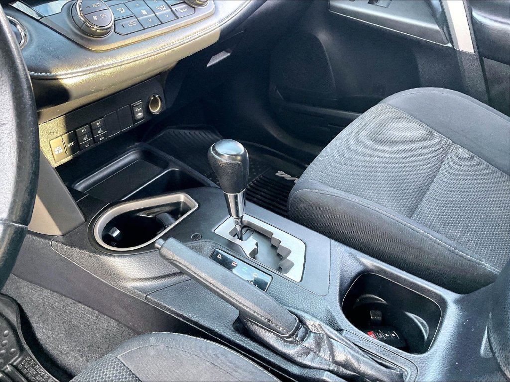 Used 2018 Black Toyota XLE image 19