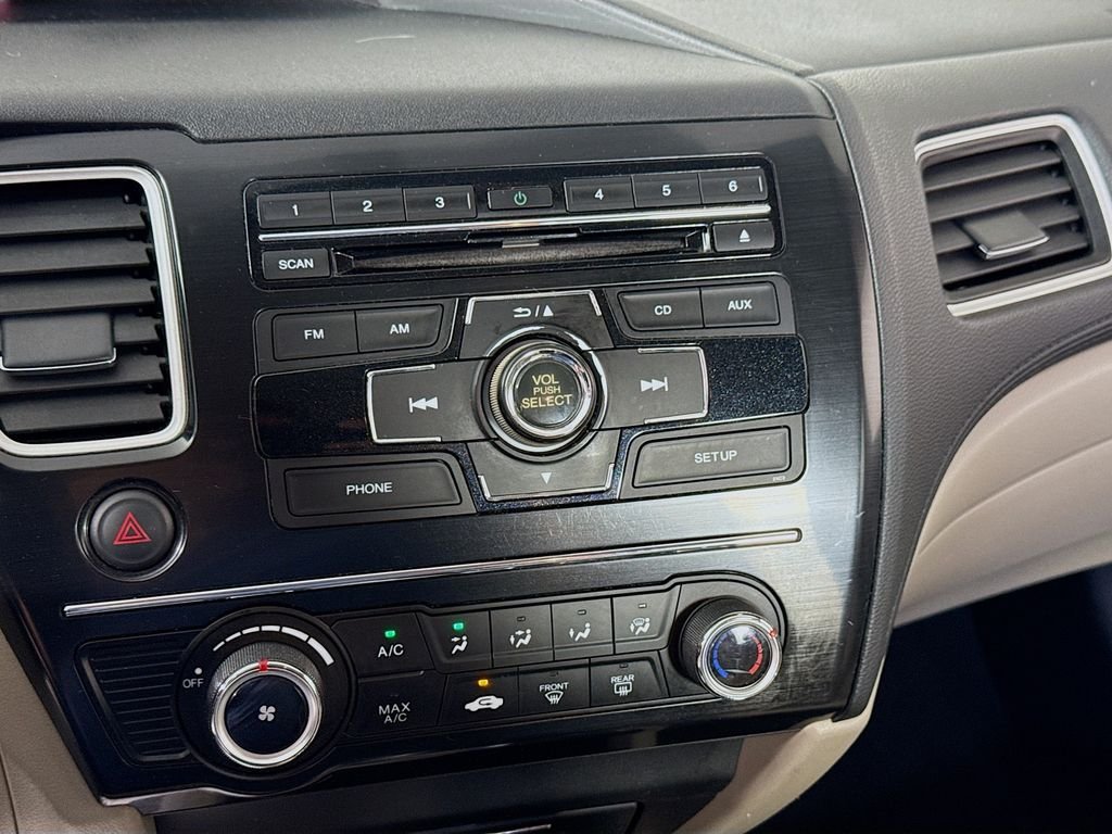 Used 2013  Honda LX image 4
