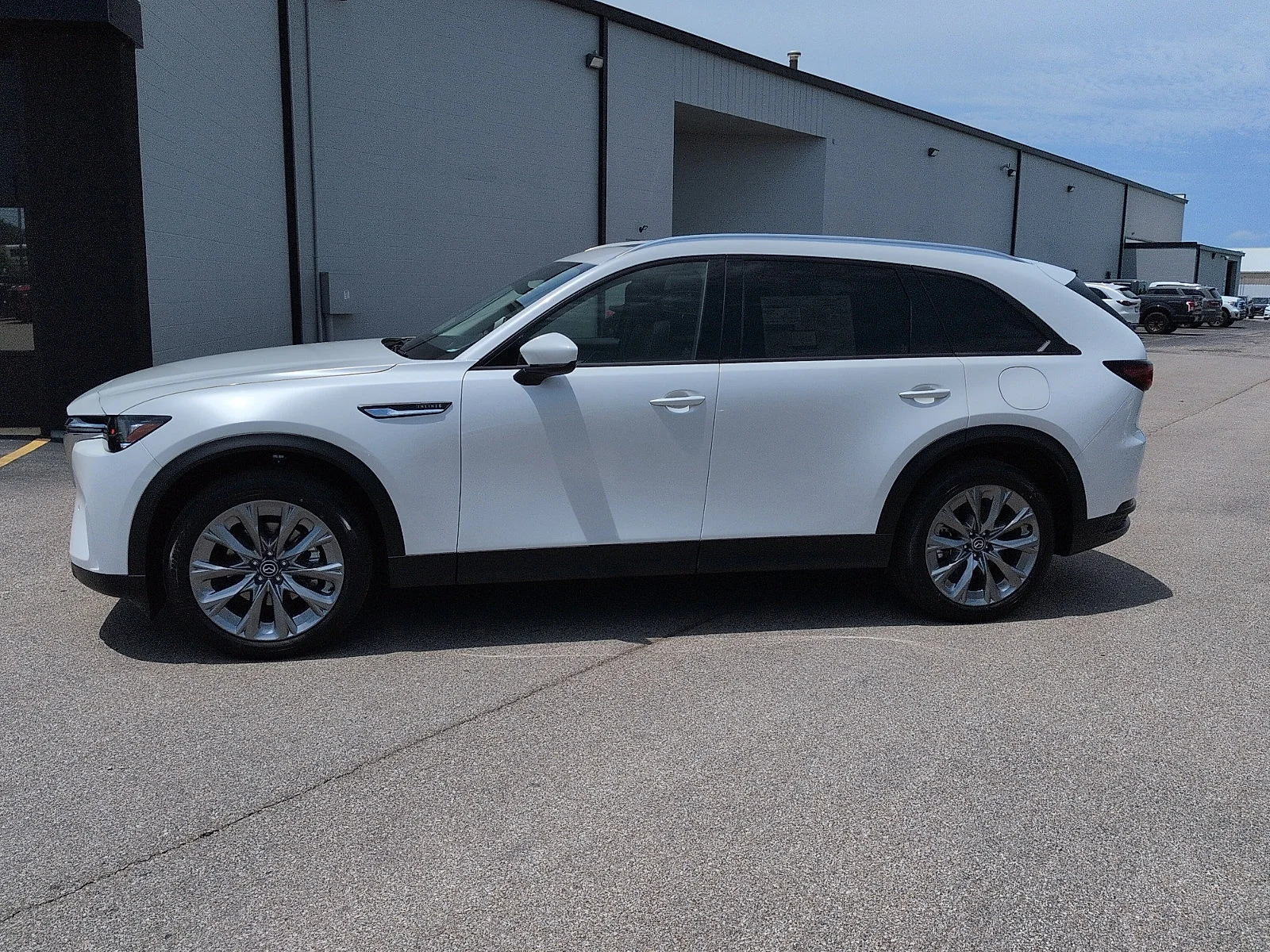 New 2026 Rhodium White Premium Mazda Preferred image 4