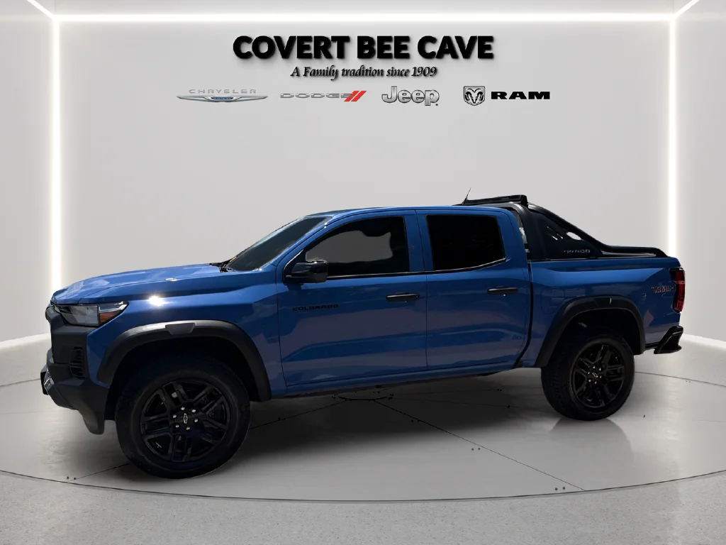 Used 2025 Blue Chevrolet Trail Boss image 5