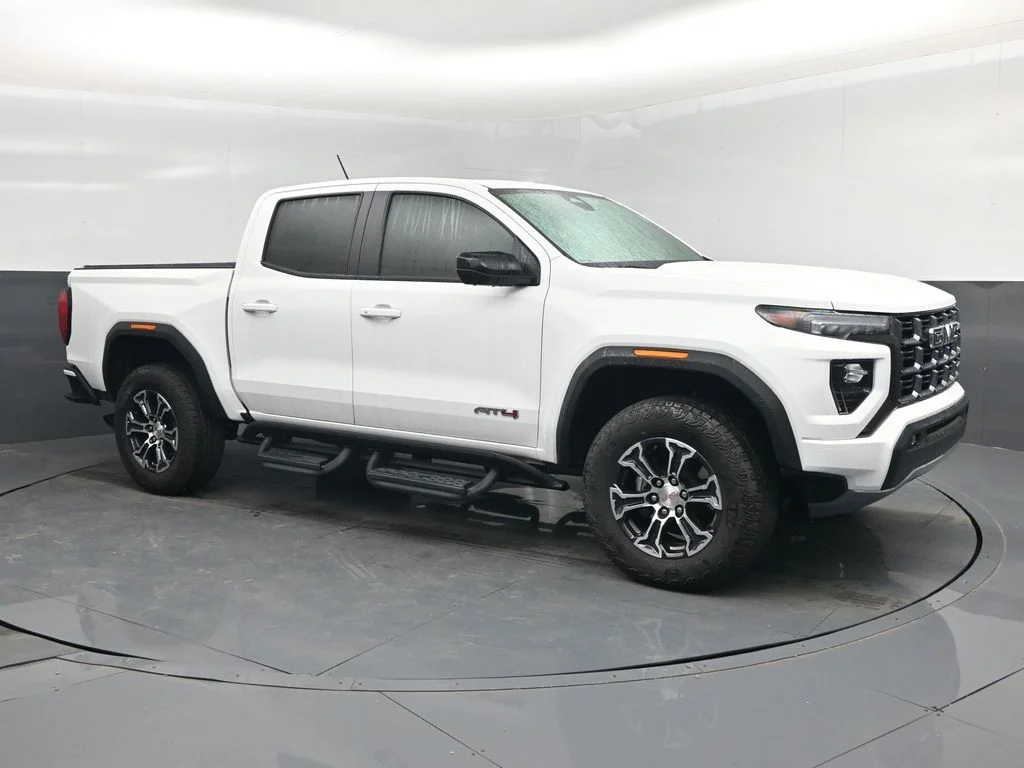 2025 GMC Canyon 4WD AT4 Crew Cab Short Box's photo