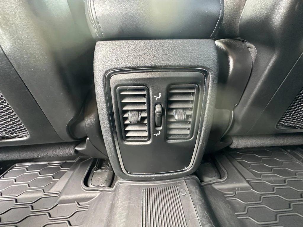 Used 2019 Silver Dodge SXT image 22