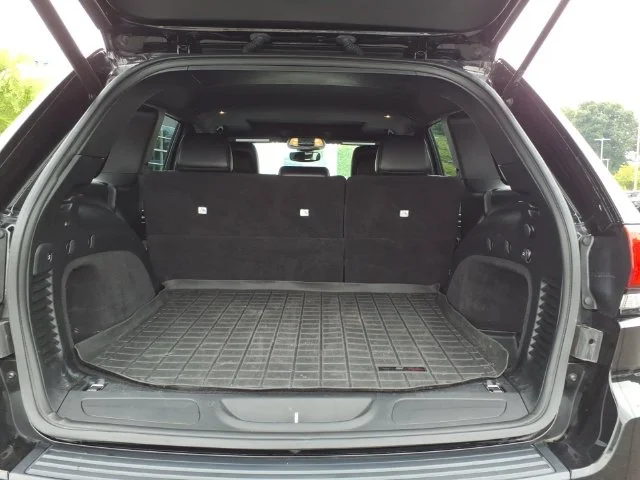 Used 2020 Black Jeep Altitude image 11