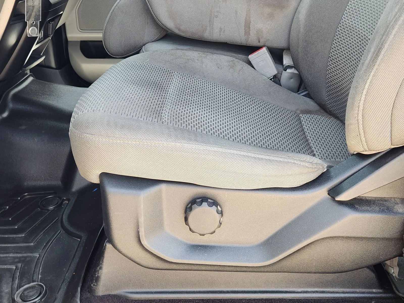 Used 2020 Gray Ford XLT image 23