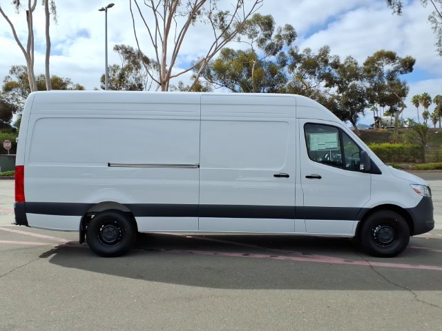 New 2026 White Mercedes-Benz Cargo 170 WB image 20