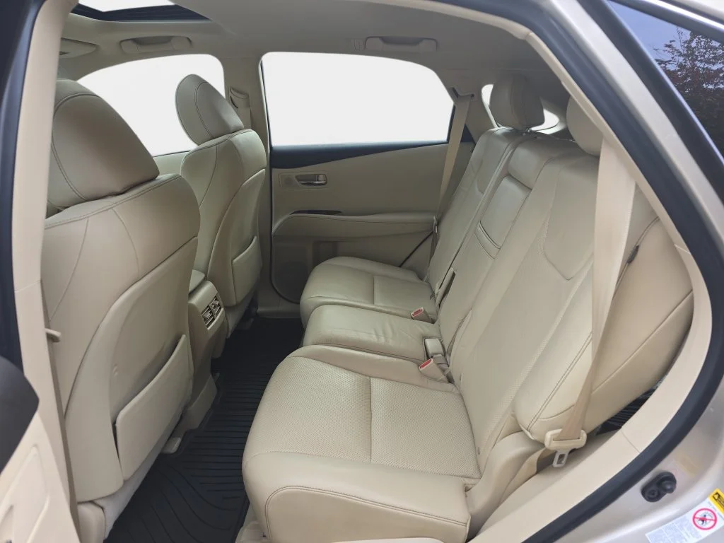 Used 2015 Beige Lexus 350 image 17