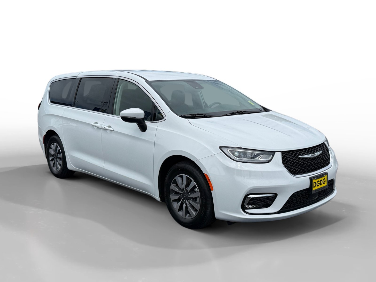 Used 2023 Bright White Clearcoat Chrysler Touring L image 7