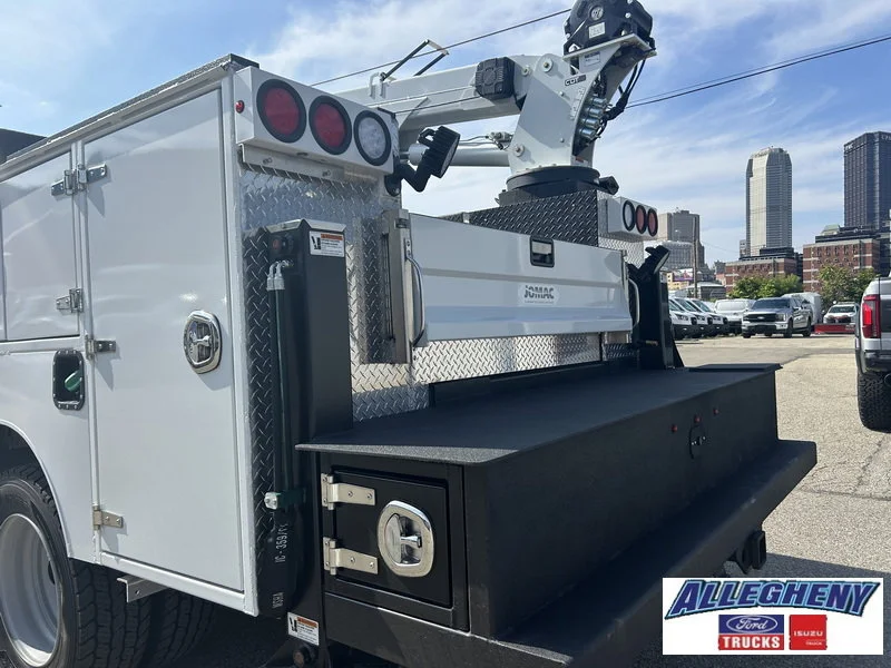 New 2024 Oxford White Ford F-600® XL image 11