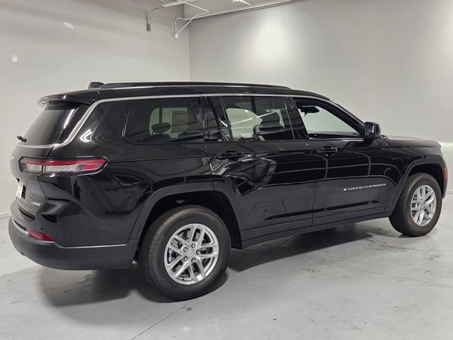 New 2026 Diamond Black Crystal Pearl-Coat Exterior Paint Jeep Laredo image 13