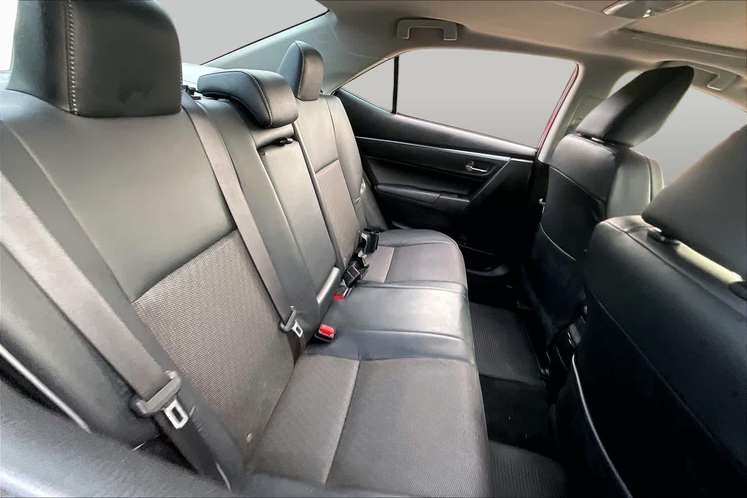 Used 2015 Barcelona Red Metallic Toyota S Plus image 19