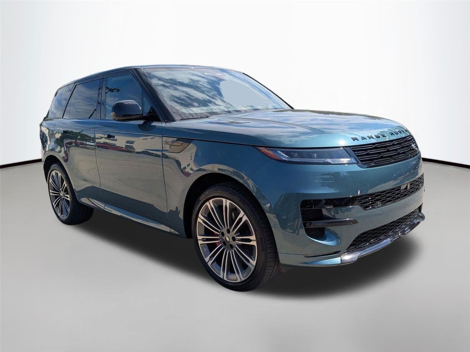 Used 2025 Giola Green Metallic Land Rover Dynamic SE image 3