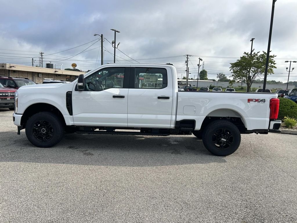 New 2026 Oxford White Ford XL image 7