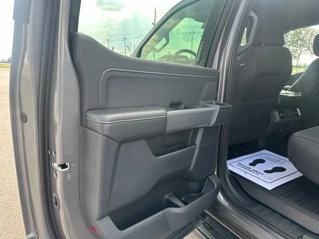New 2026 Carbonized Gray Metallic Ford XLT image 28