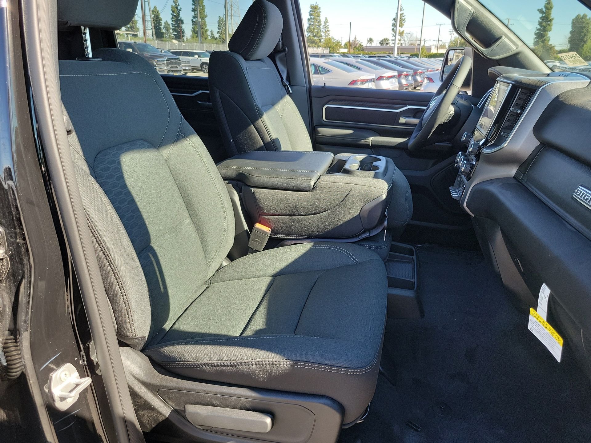 New 2026 Diamond Black Crystal Pearl-Coat Exterior Paint RAM Big Horn/Lone Star image 15