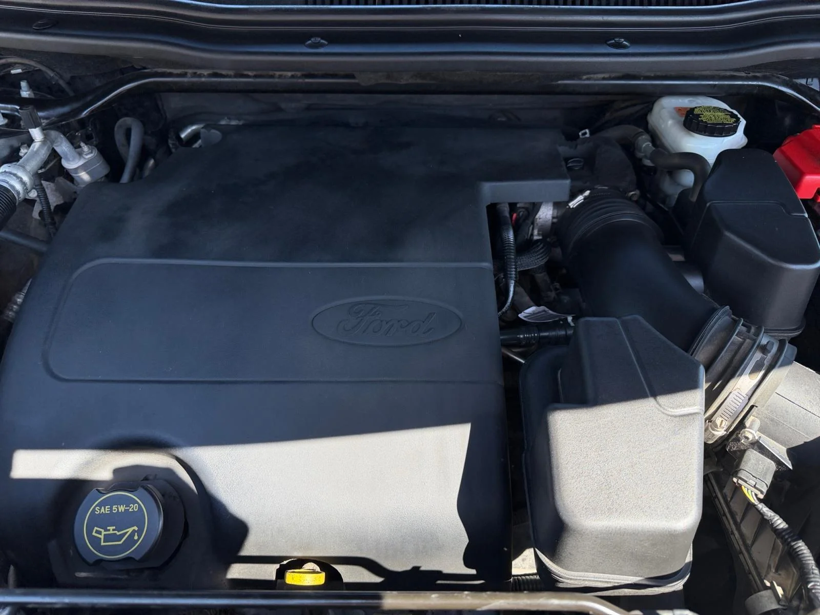 2015 Ford Explorer XLT - Photo 20