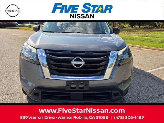 Used 2024 Gray Nissan S image 2