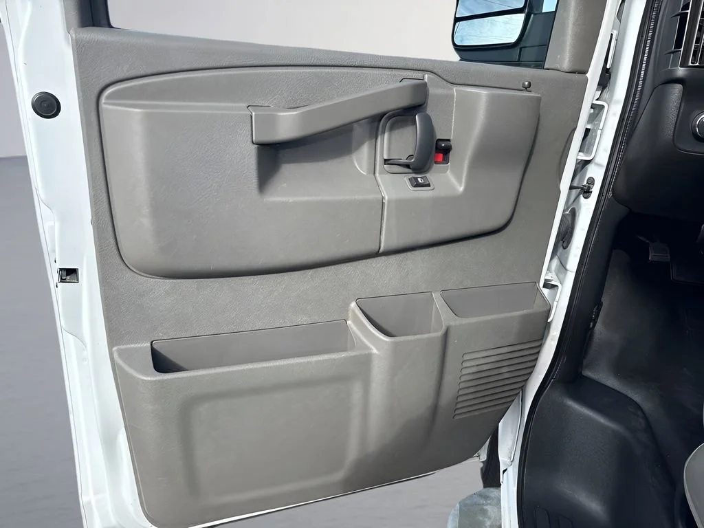 Used 2023 Summit White Chevrolet WT image 20