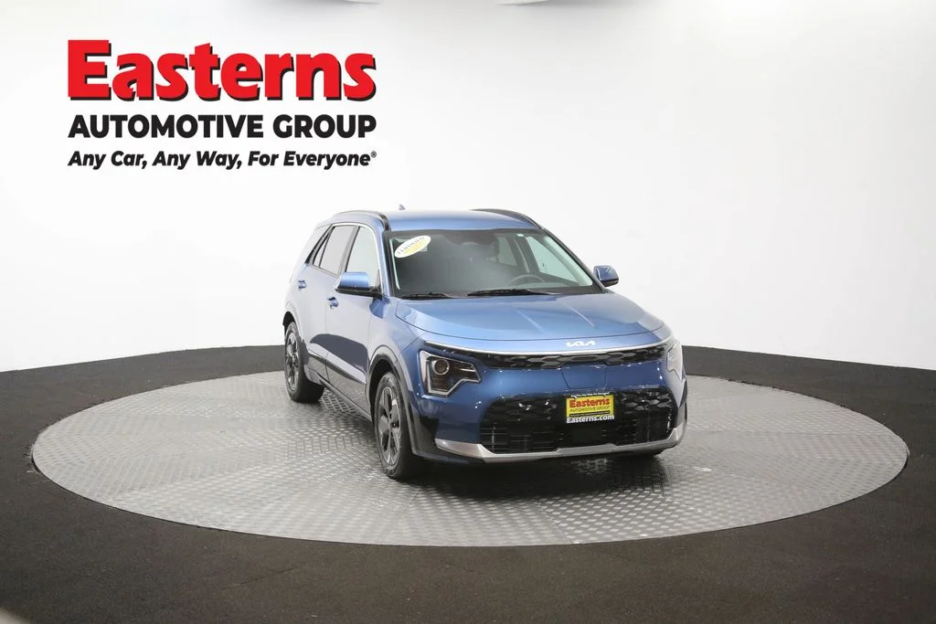 Used 2024 Blue Kia Wind image 52