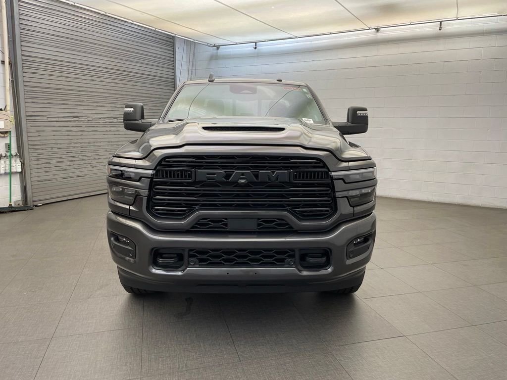 New 2026 Granite Crystal Metallic Clear-Coat Exterior Paint RAM Laramie image 9