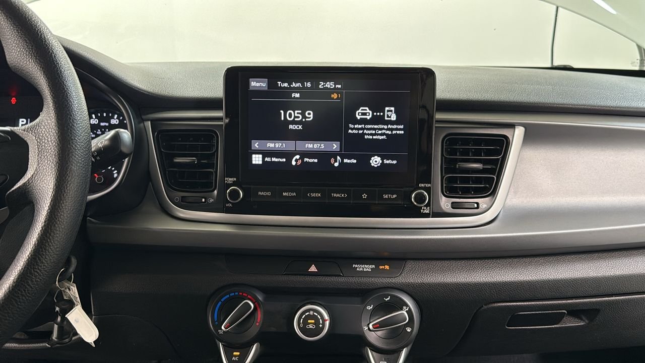 Used 2022 White Kia LX image 10