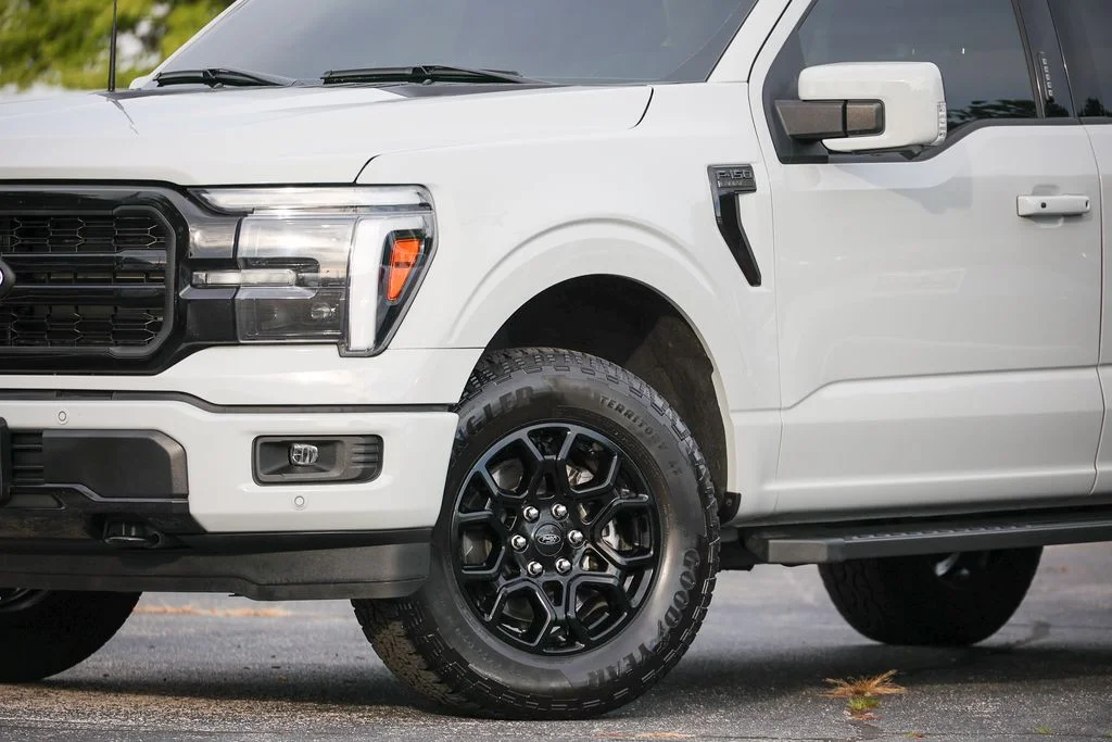 Used 2026 White Ford Lariat image 4