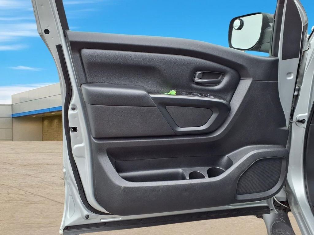 Used 2019 Silver Nissan S Diesel image 21