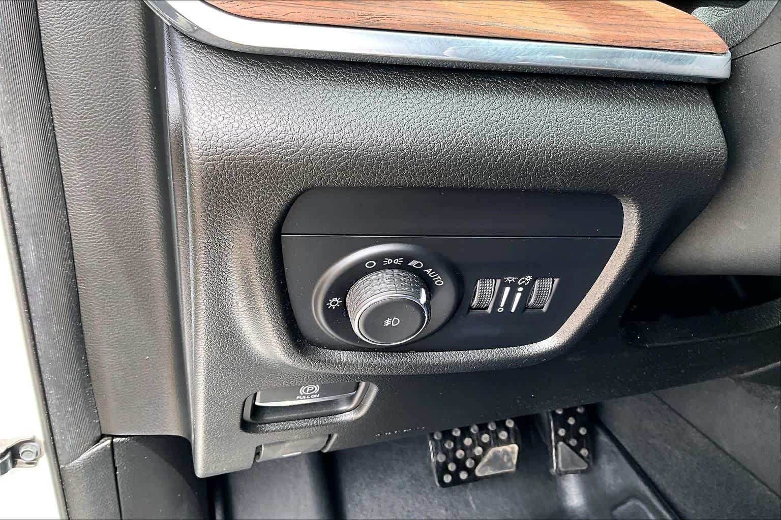 Used 2023 Bright White Clearcoat Jeep Summit image 30
