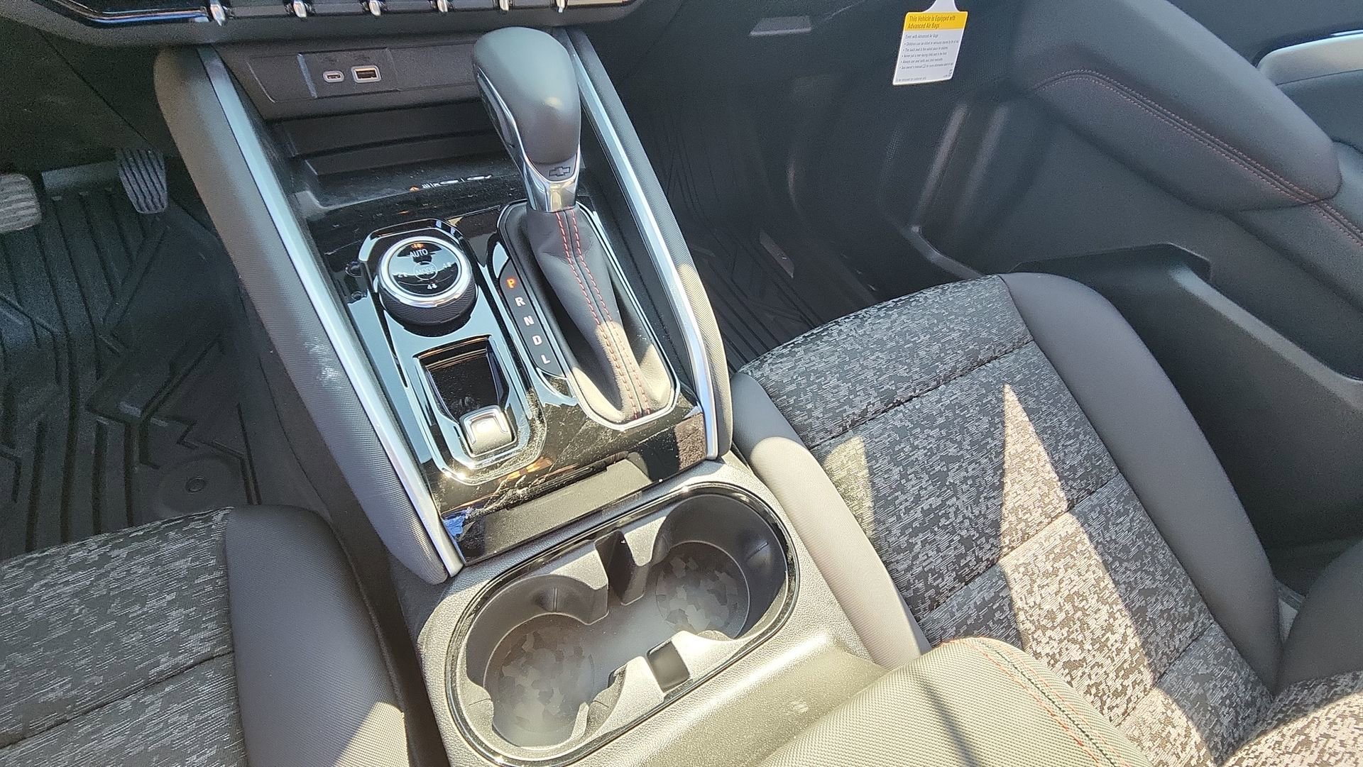 2026 Chevrolet Colorado Z71 - Photo 17