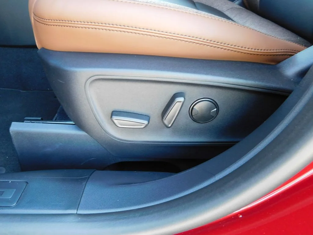 New 2026 Ruby Red Metallic Tinted Clearcoat Ford Outer Banks® image 13