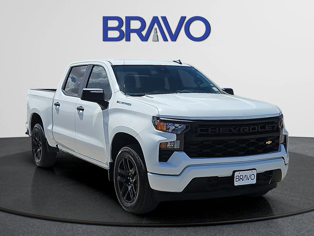 Used 2025 Summit White Chevrolet Custom image 6