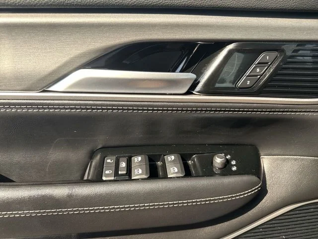 2025 Jeep Wagoneer Series I - Photo 13