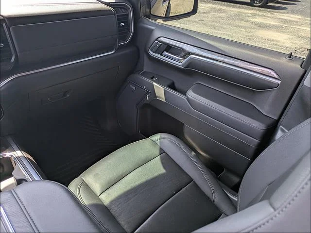 Used 2022 Black Chevrolet LTZ image 17