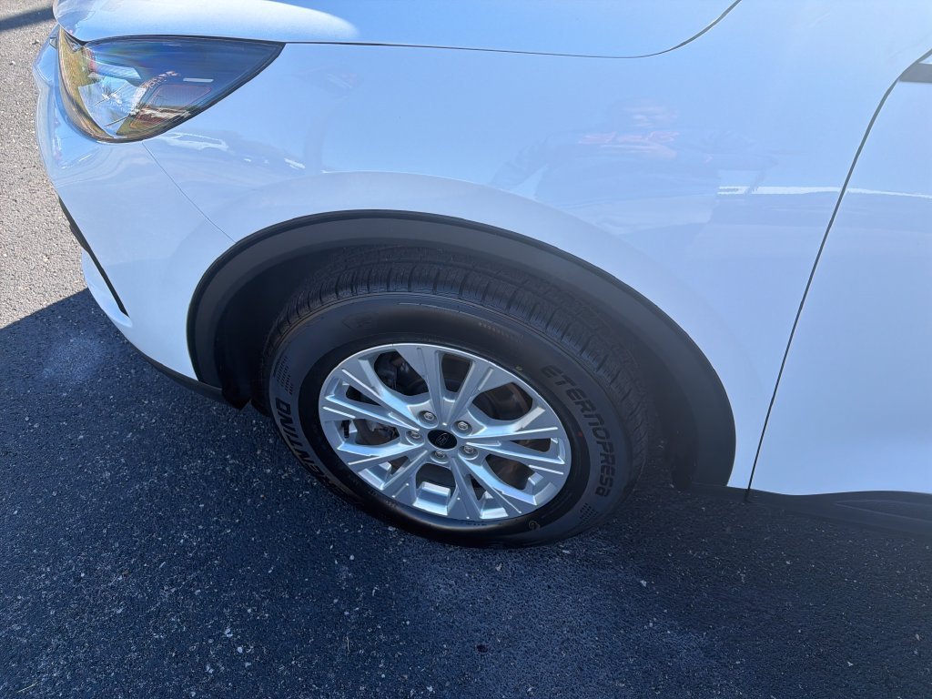 Used 2023 White Ford Active image 10
