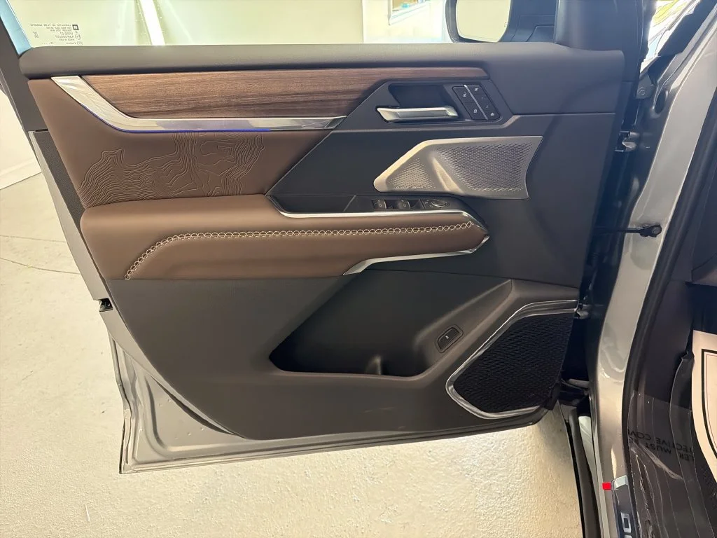 New 2027 Sterling Metallic GMC Denali Ultimate image 13