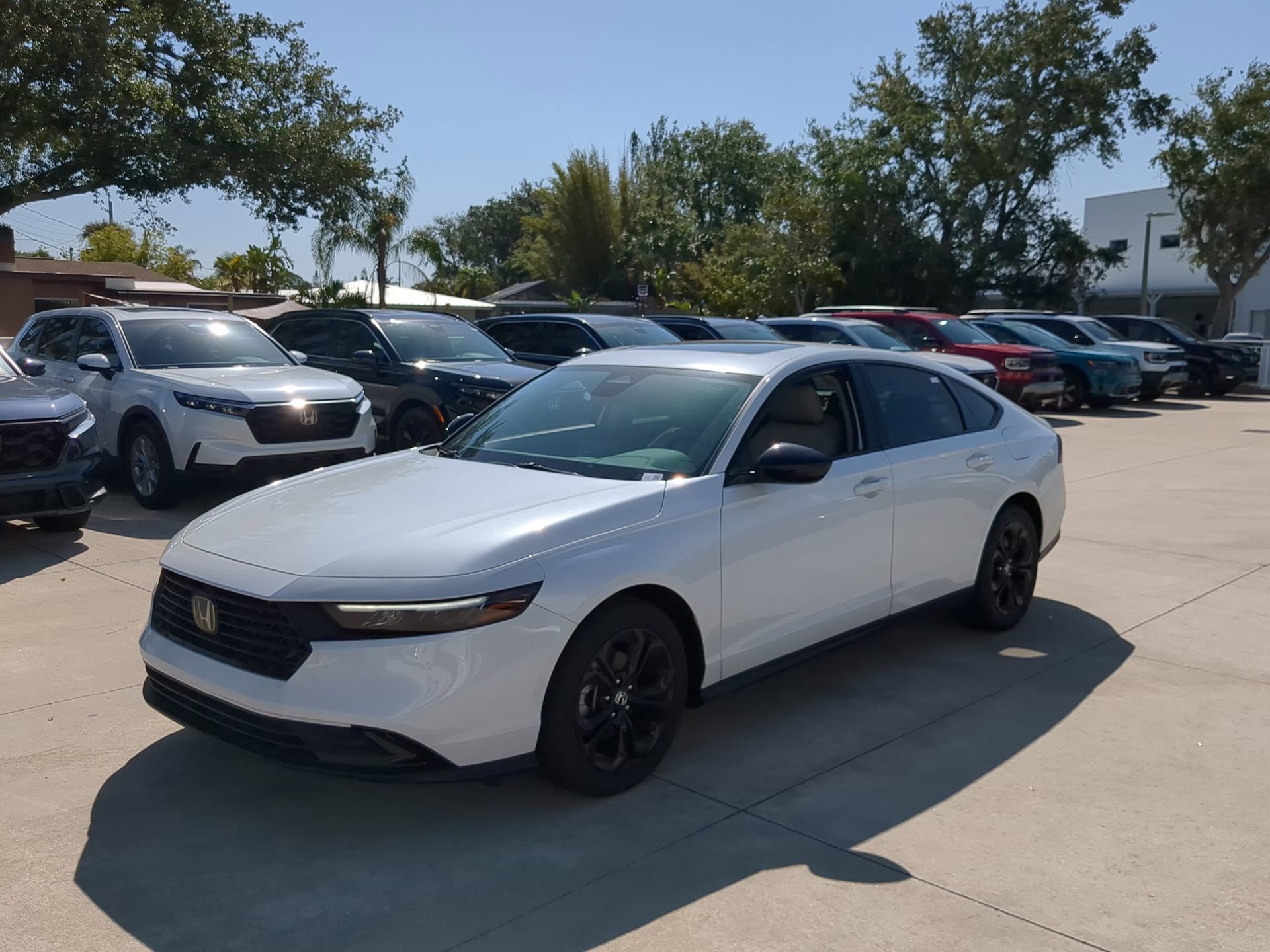 2025 Honda Accord SE - Photo 9