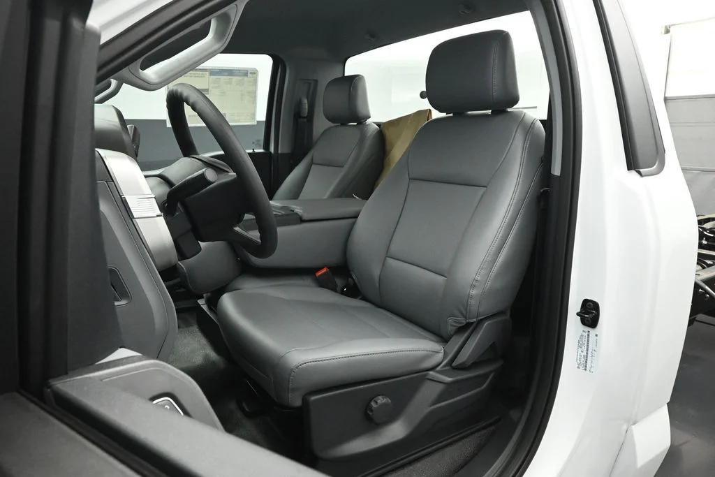 New 2026 Oxford White Ford XL image 12