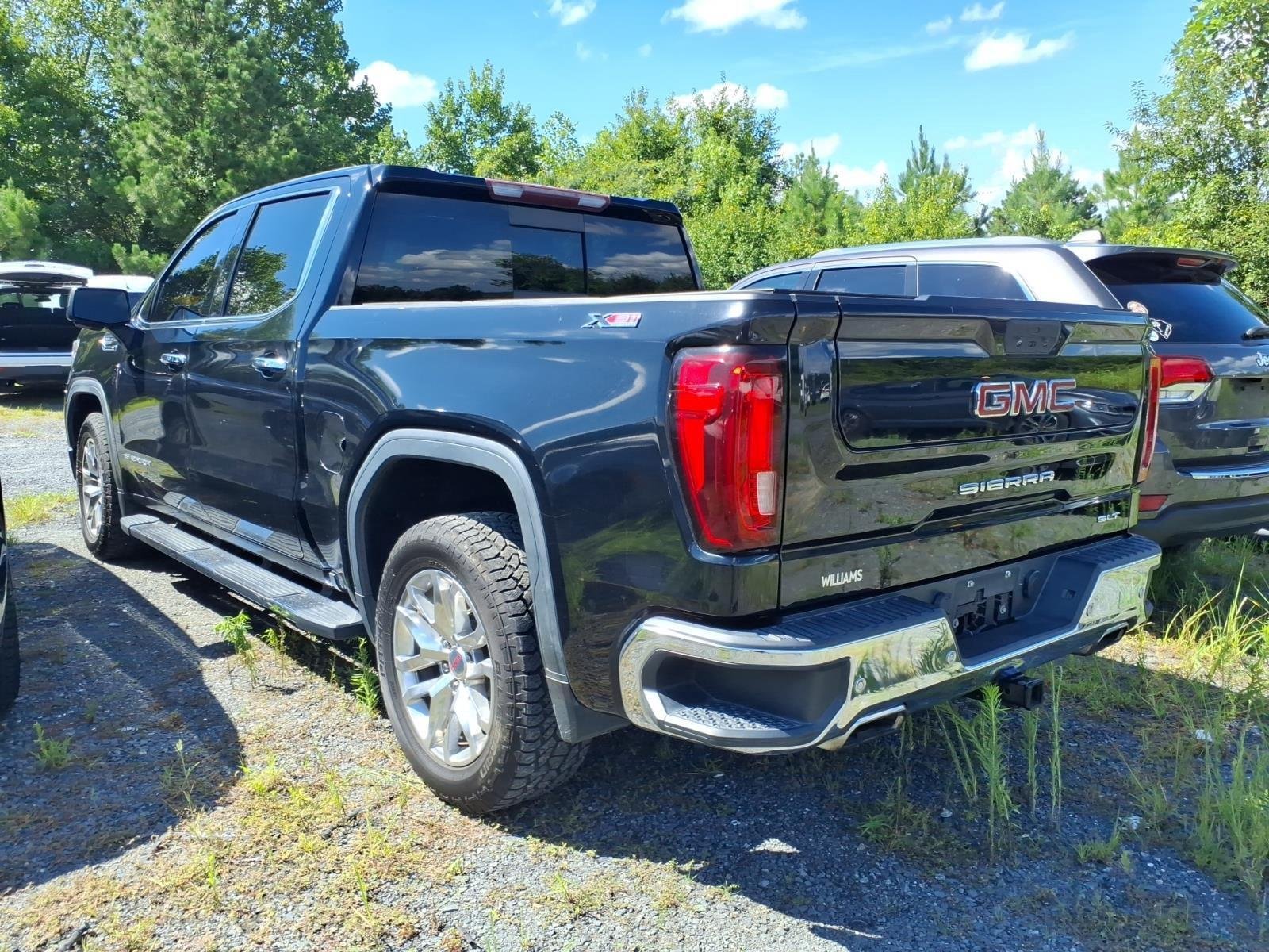 Used 2021 Onyx Black GMC SLT image 12