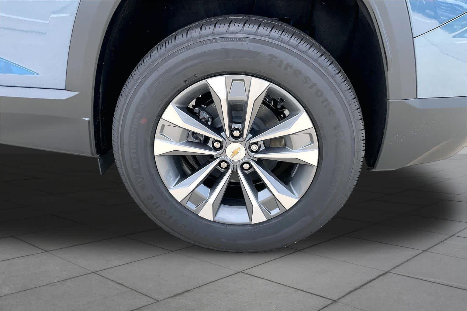 2027 Chevrolet Equinox LT - Photo 12
