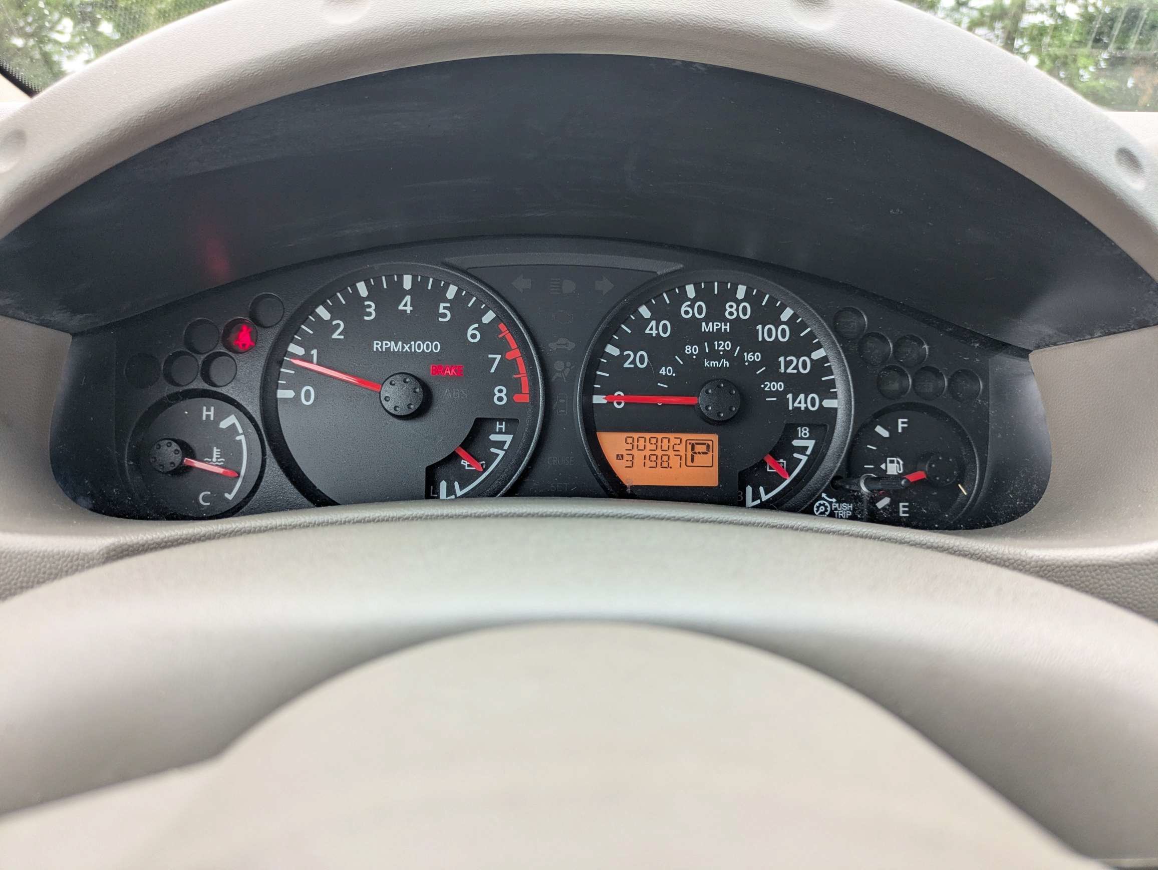 Used 2015 White Nissan SV image 21