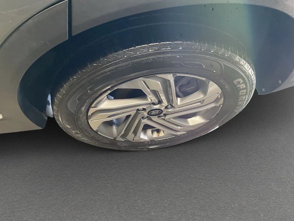 Used 2022 Gray Hyundai SEL image 35