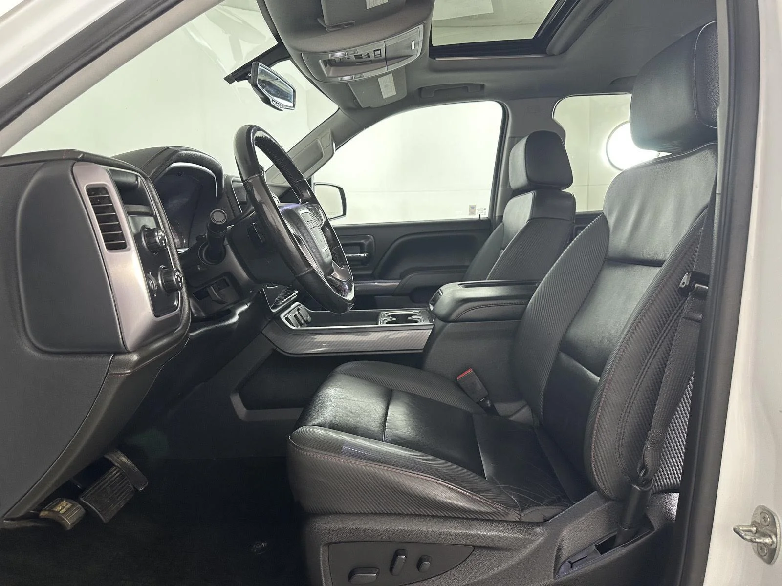 Used 2018 Summit White GMC SLT image 35