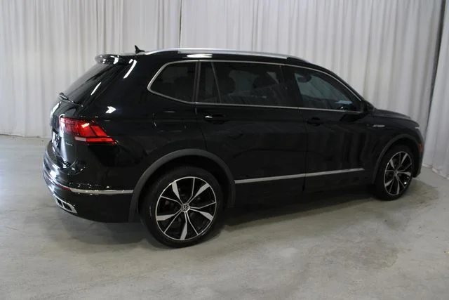 Used 2022  Volkswagen 2.0T SEL R-Line image 33