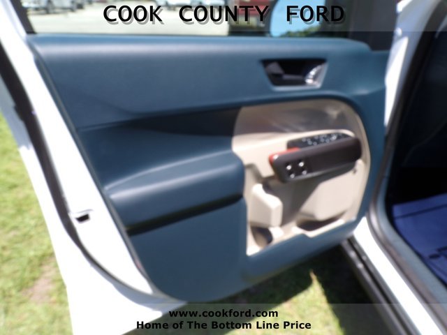 New 2026 Oxford White Ford Lariat® image 14