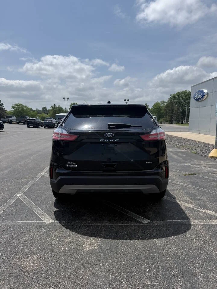 Used 2022 Agate Black Ford SEL AWD 4dr Crossover image 5