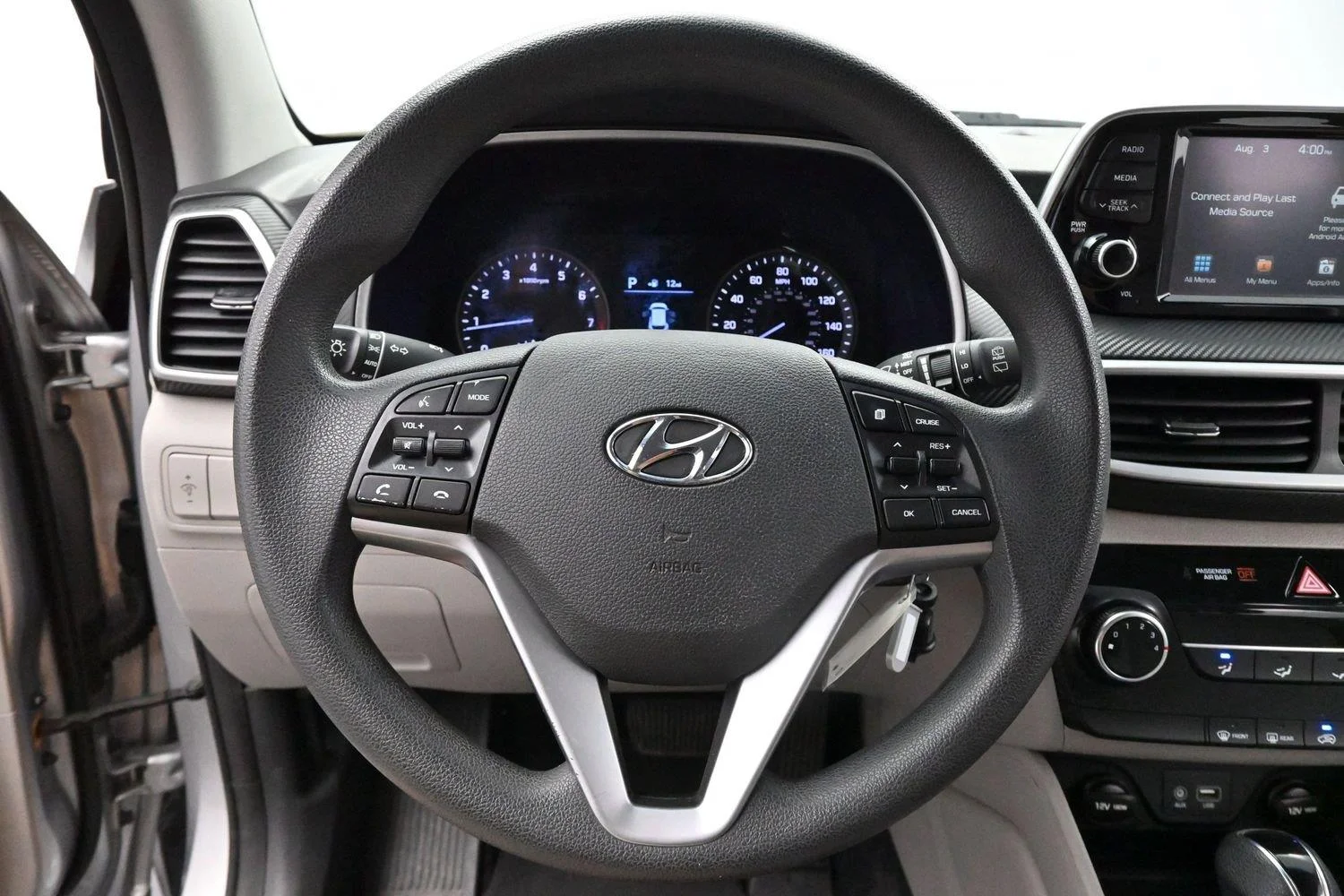 Used 2020 Stellar Silver Hyundai SE image 14
