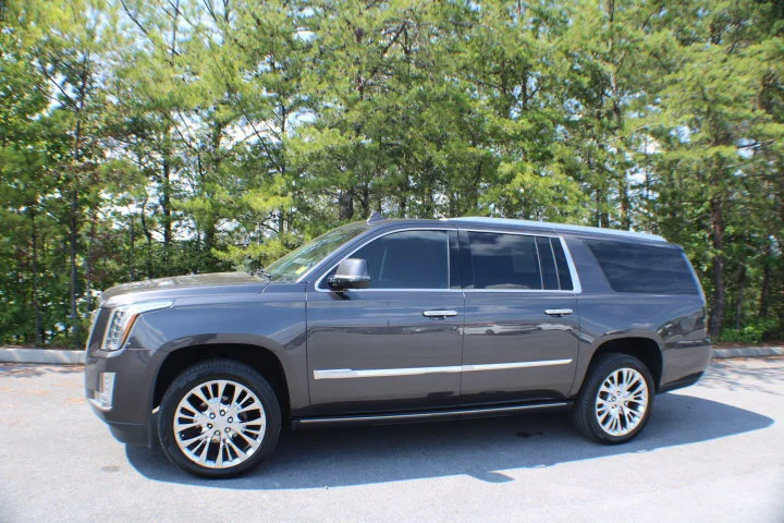 Used 2016 DARK GRANITE METALLIC Cadillac Premium Collection image 4