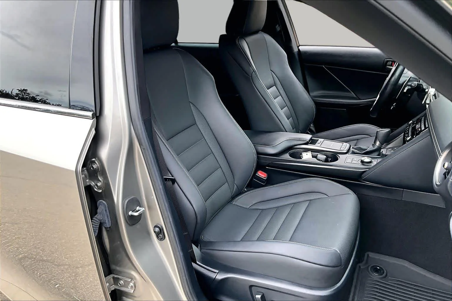 Used 2021 Atomic Silver Lexus F SPORT image 9