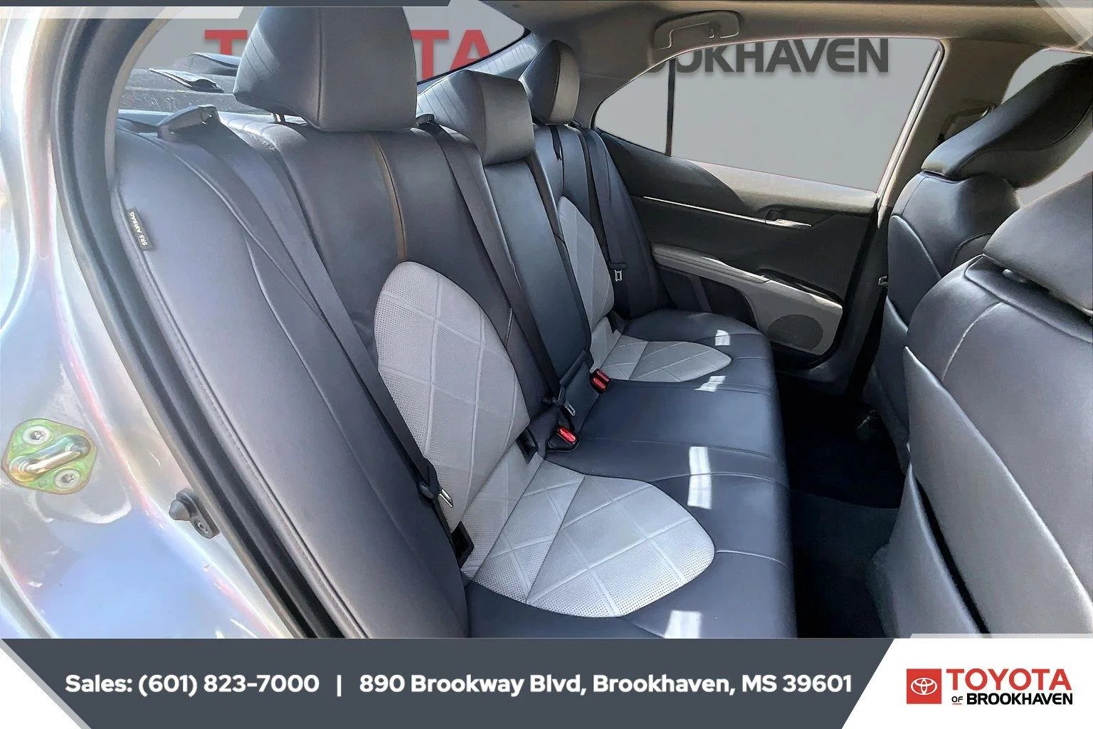Used 2019 Celestial Silver Metallic Toyota XLE image 20