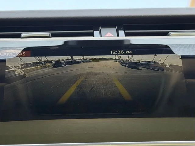 Used 2020 White Land Rover HSE image 31